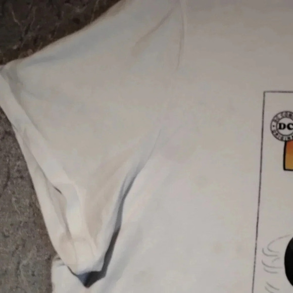 Vintage Women's Wonder Woman T-Shirt No Tag CK  MEASUREMENTS - Picture 3 of 10